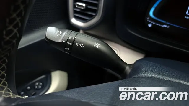 Hyundai Venue Venue 1.6 Premium — Фото автомобиля 18