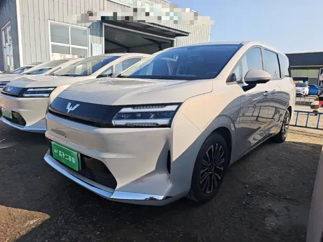 Фотография автомобиля — Wuling Starlight 730