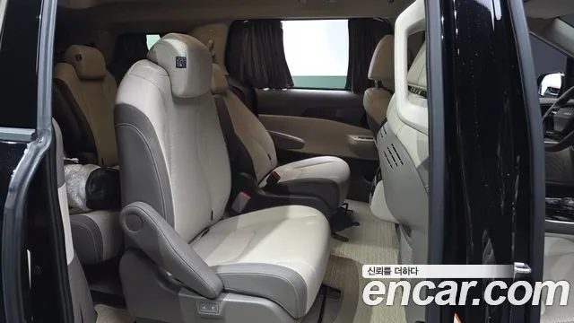 Kia Carnival Generation 4 — Фото автомобиля 17