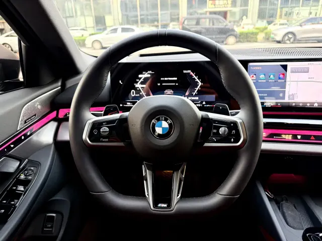 BMW 5 Series — Фото автомобиля 12