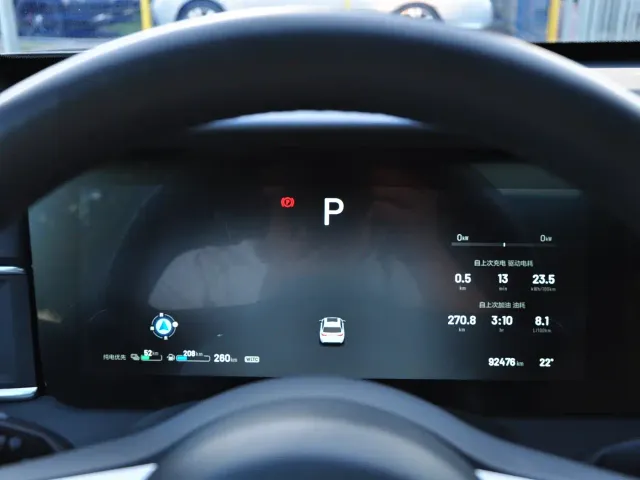 Li Auto ONE — Фото автомобиля 10