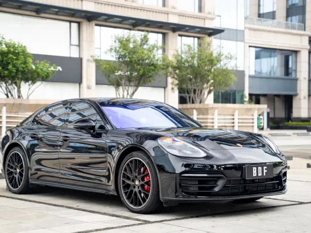 Porsche Panamera — Фото автомобиля 3