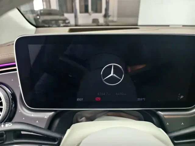 Mercedes-Benz EQE SUV — Фото автомобиля 5