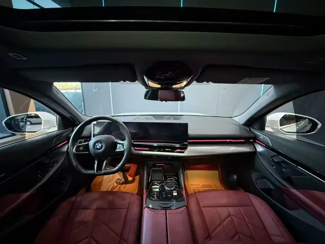 BMW 5 Series — Фото автомобиля 9