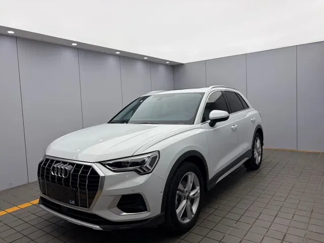 Фотография автомобиля — Audi Q3