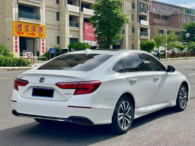 Honda Inspire Hybrid — Фото автомобиля 9