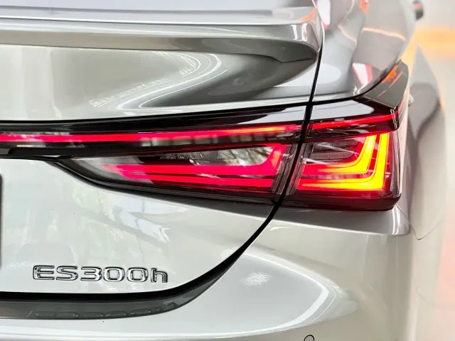 Lexus Lexus ES 2025 300h Ultimate Edition — Фото автомобиля 18
