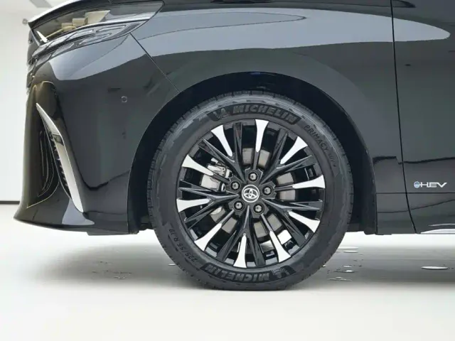 Toyota Alphard — Фото автомобиля 15