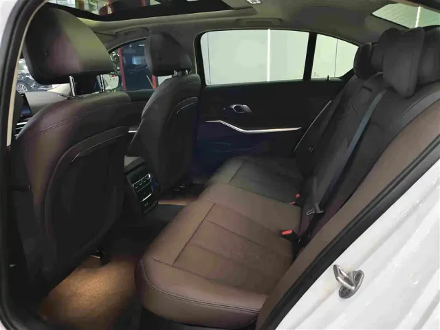 BMW 3 Series — Фото автомобиля 5