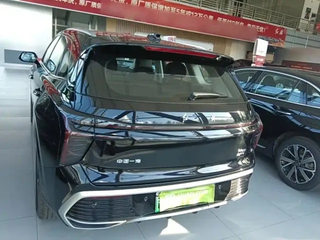 Hongqi HS3 PHEV — Фото автомобиля 5