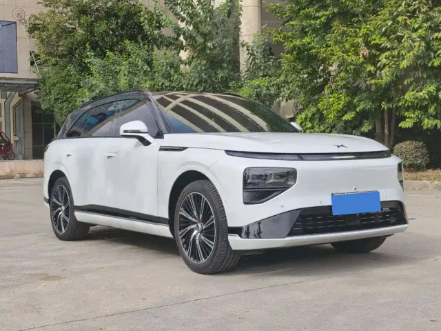 Xpeng G9 — Фото автомобиля 3