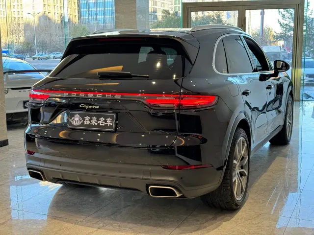 Porsche Cayenne — Фото автомобиля 18