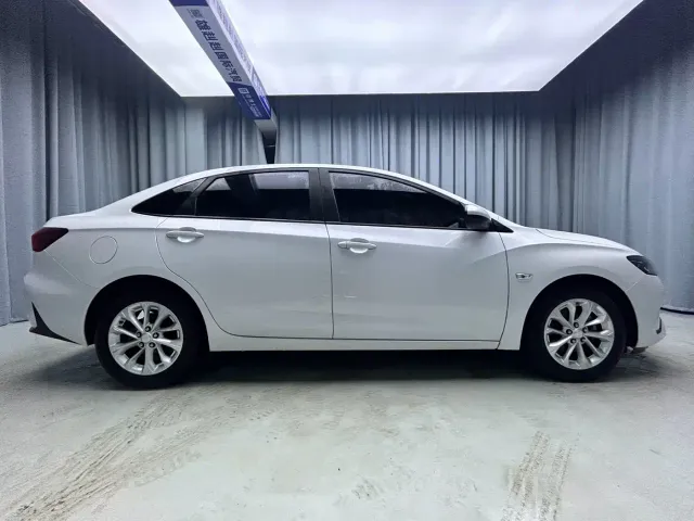 Chevrolet Monza — Фото автомобиля 5