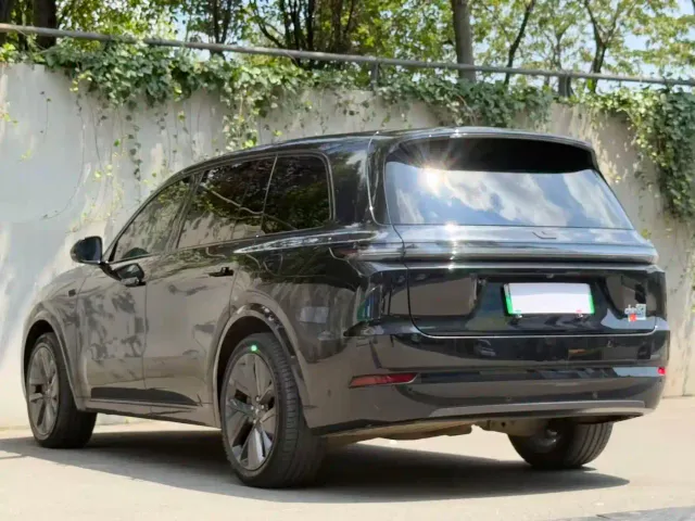 Li Auto L9 — Фото автомобиля 10