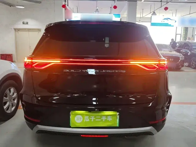 BYD Tang — Фото автомобиля 5