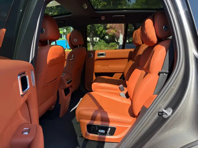 Li Auto L8 — Фото автомобиля 11