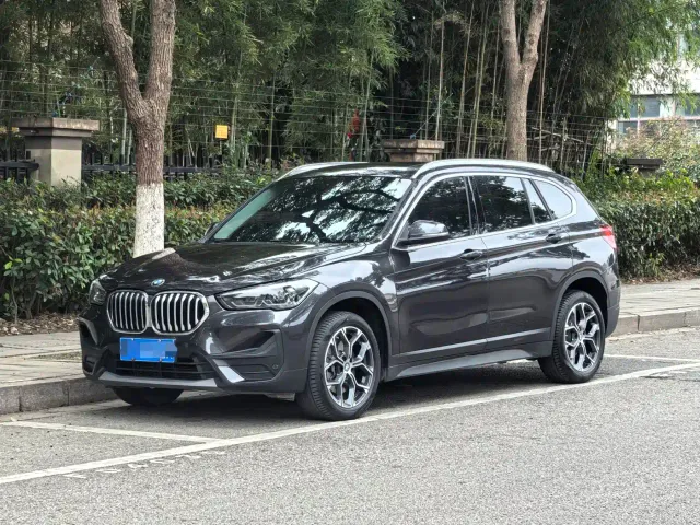 Фотография автомобиля — BMW X1