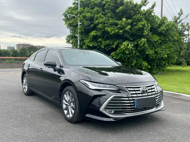 Toyota Avalon — Фото автомобиля 2