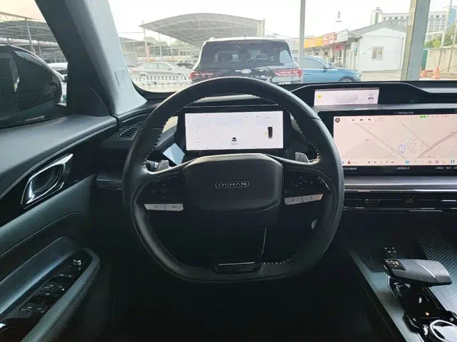 Changan Z6 — Фото автомобиля 10