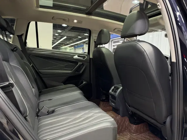 Volkswagen Tiguan L — Фото автомобиля 12