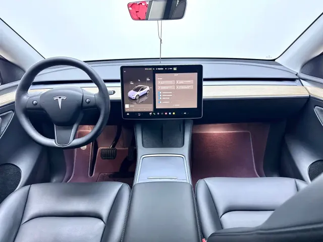 Tesla Model Y — Фото автомобиля 12