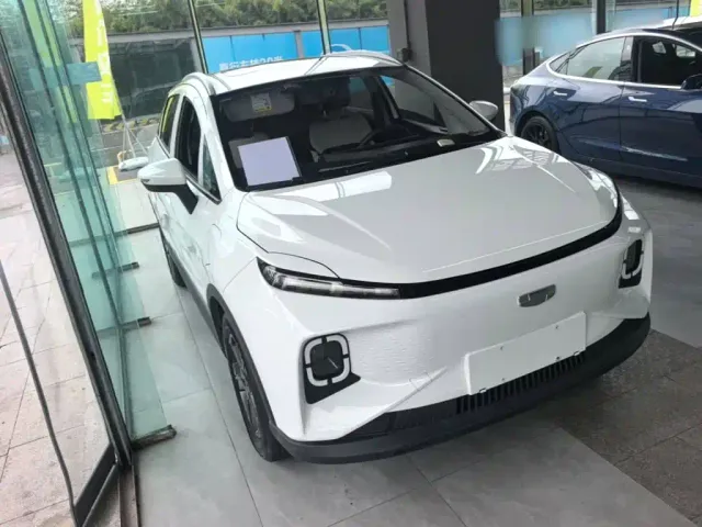 Geely Geometry E Firefly — Фото автомобиля 3
