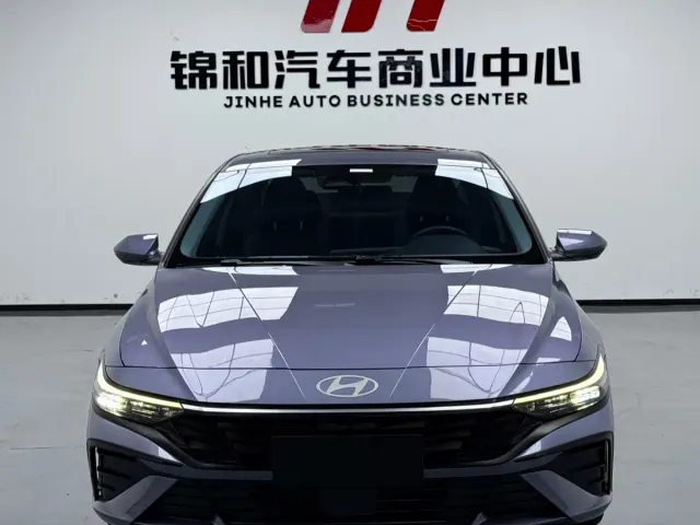 Hyundai Elantra — Фото автомобиля 2