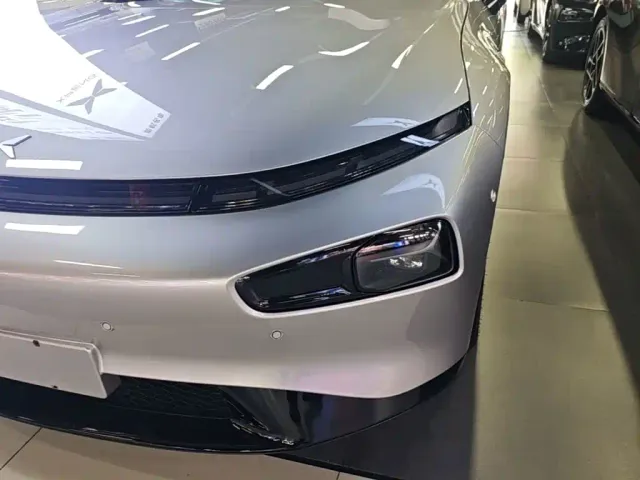 Xpeng P7 — Фото автомобиля 23