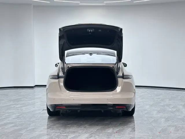 Nio ET5 — Фото автомобиля 18