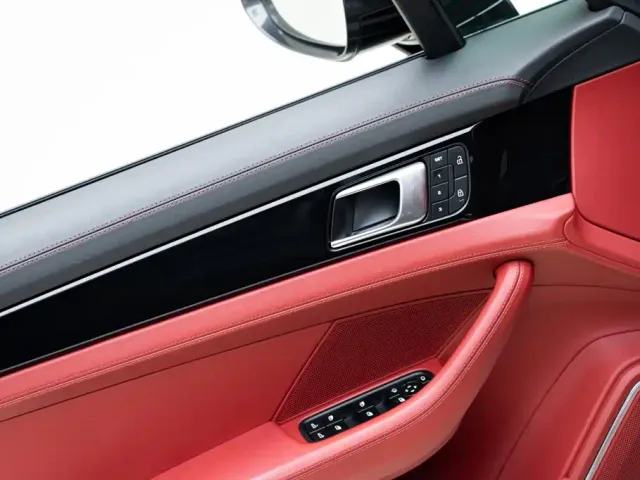 Porsche Panamera — Фото автомобиля 12