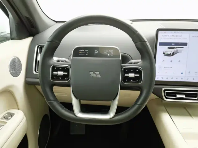 Li Auto L7 — Фото автомобиля 11