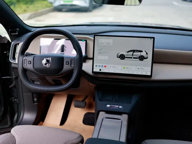 Volvo XC70 Plug-in Hybrid — Фото автомобиля 9