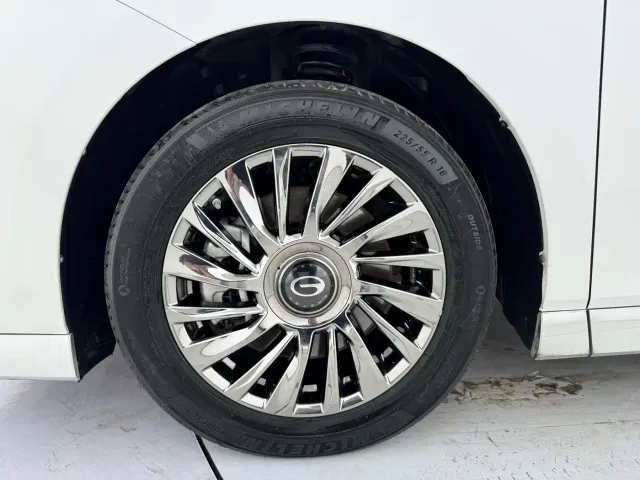 GAC Trumpchi M8 — Фото автомобиля 17
