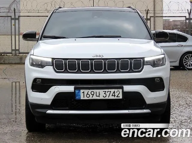 Фотография автомобиля — Jeep Compass