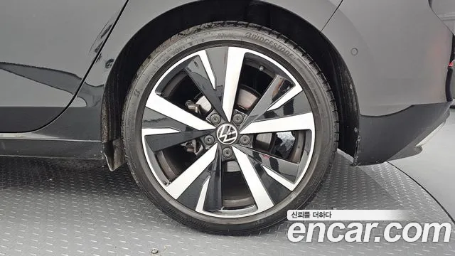 Volkswagen Golf Golf 8 поколение 2.0 TDI Prestige — Фото автомобиля 4