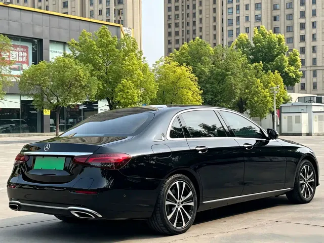 Mercedes-Benz E-Class — Фото автомобиля 17