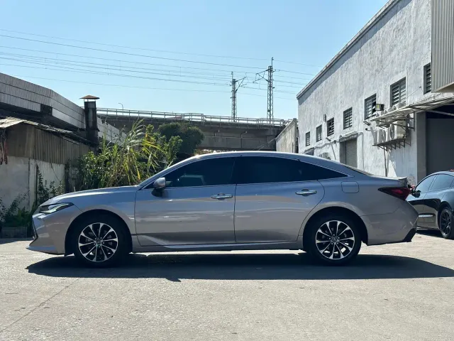 Toyota Avalon — Фото автомобиля 4