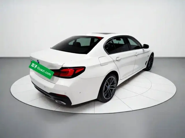 BMW 5 Series — Фото автомобиля 6