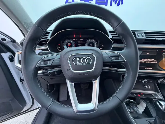 Audi Q3 — Фото автомобиля 8