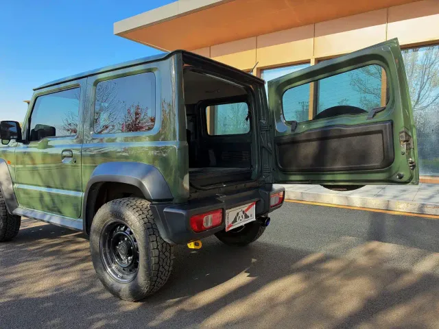 Suzuki Jimny — Фото автомобиля 9
