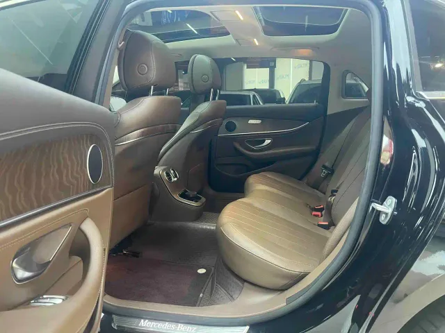 Mercedes-Benz E-Class — Фото автомобиля 10