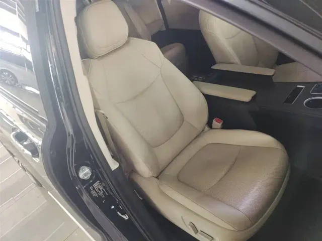 Toyota Granvia — Фото автомобиля 24