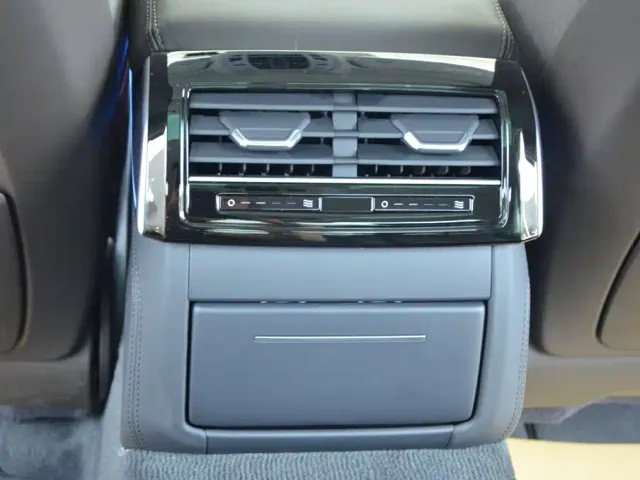 Audi A8 — Фото автомобиля 10