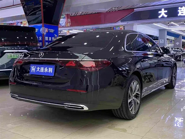 Mercedes-Benz E-Class — Фото автомобиля 17