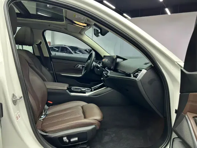 BMW 3 Series — Фото автомобиля 21
