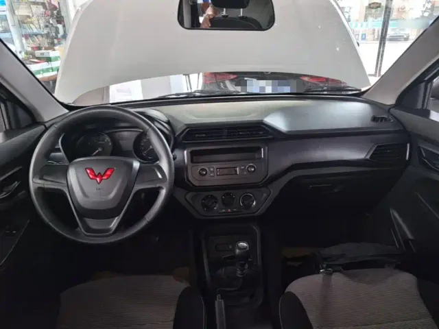 Wuling Hongguang — Фото автомобиля 9