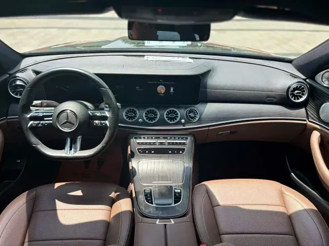 Mercedes-Benz E-Class — Фото автомобиля 6