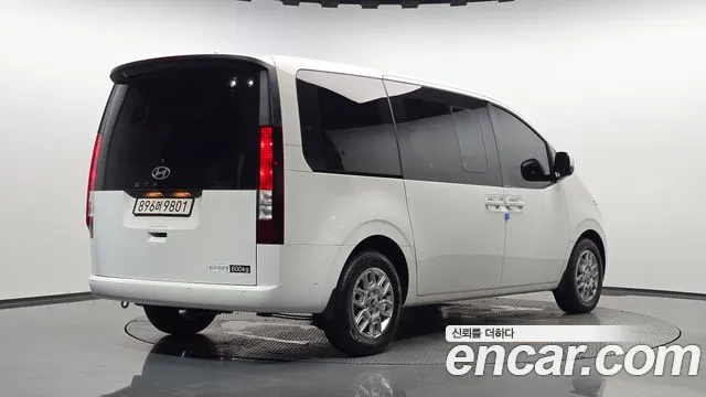 Фотография автомобиля — Hyundai Staria