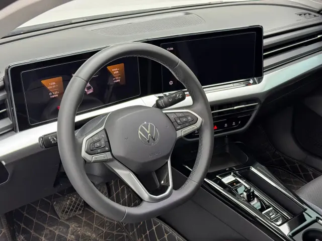 Volkswagen Lamando — Фото автомобиля 8