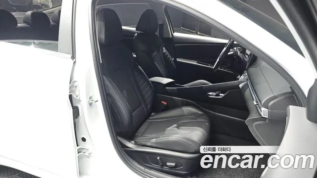 Hyundai Avante CN7 — Фото автомобиля 16